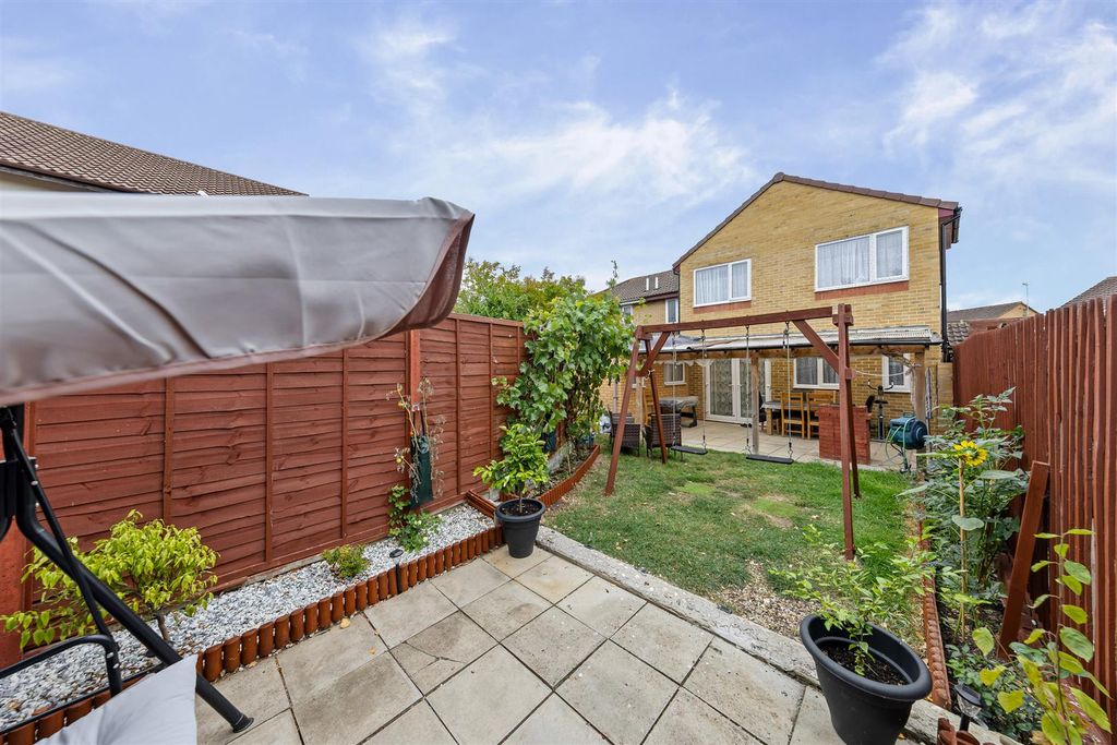 Property photo 2 of 30 11Valensclweb09.Jpg