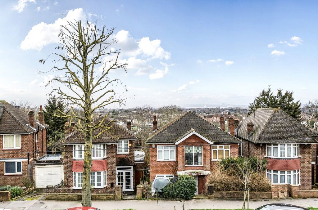 Property photo 3 of 11 Exterior