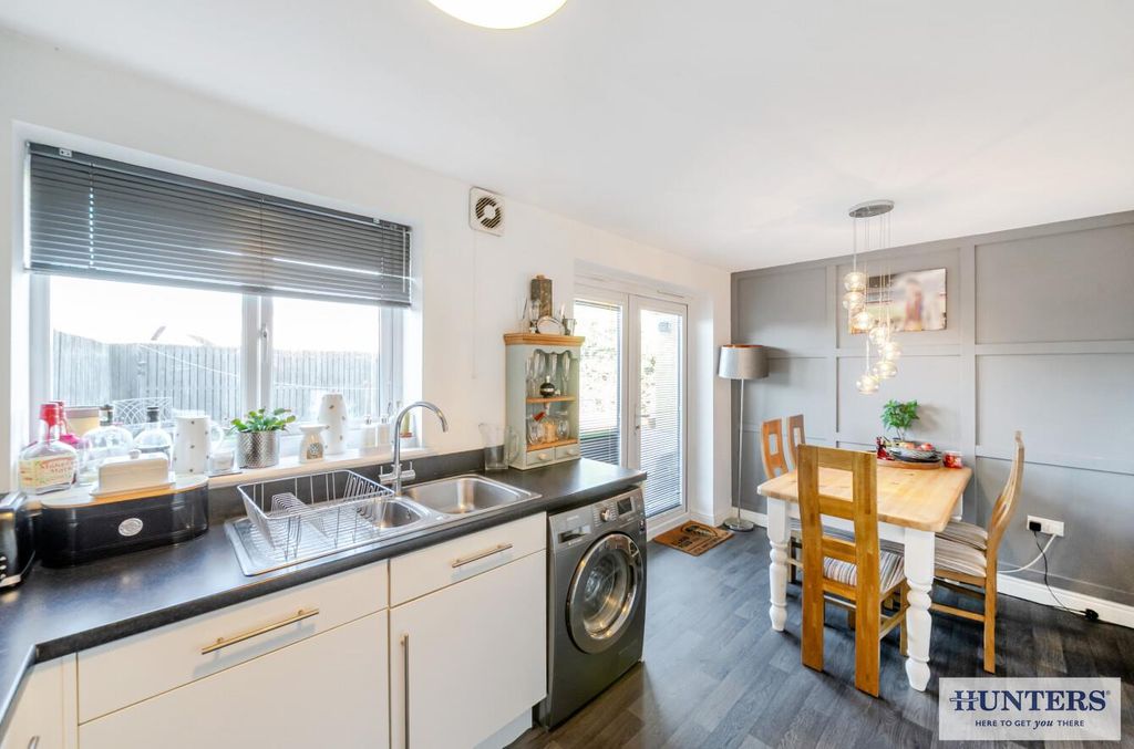 Property photo 3 of 19 5B75A866-d511-4Ebe-9411-0d9Bdbbc435A.Jpg