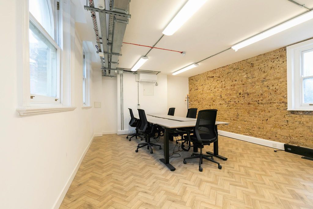 Property photo 3 of 6 21 Liverpool Street 13.Jpg
