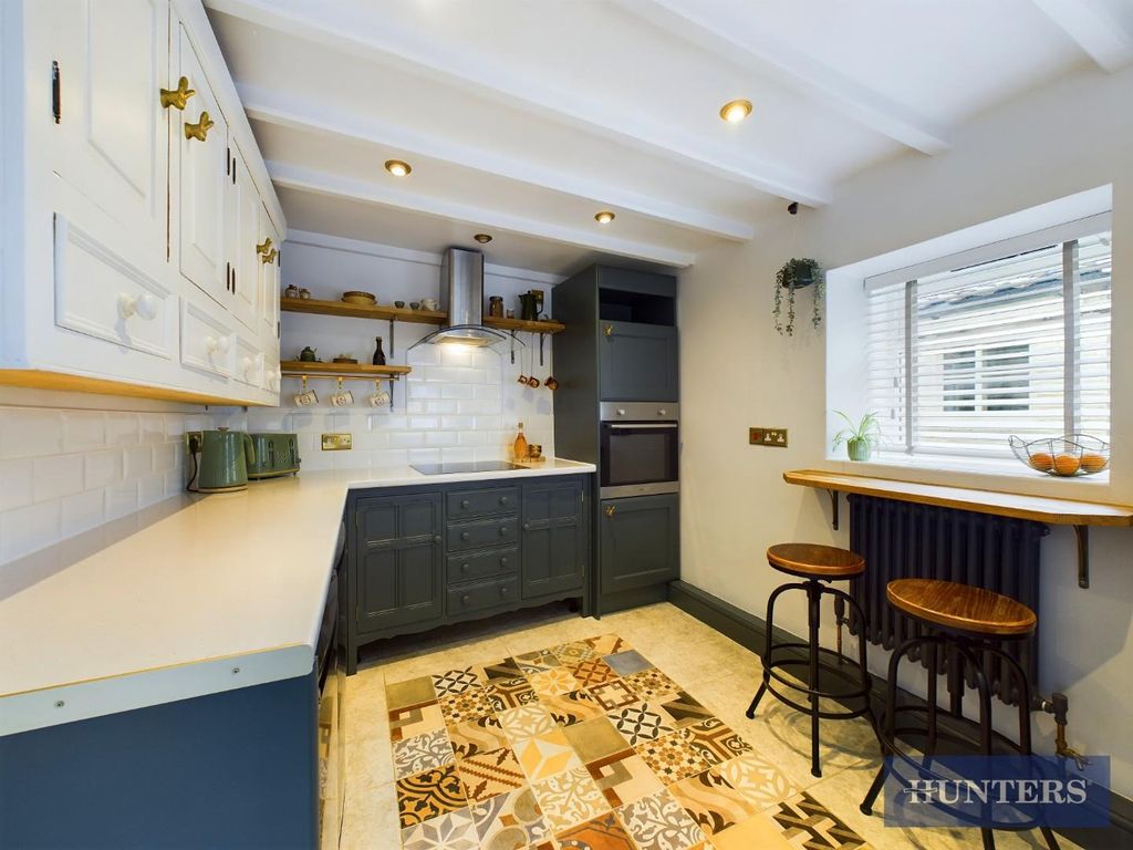 Property photo 3 of 18 Cam03407G0-Pr0176-Still014.Jpg