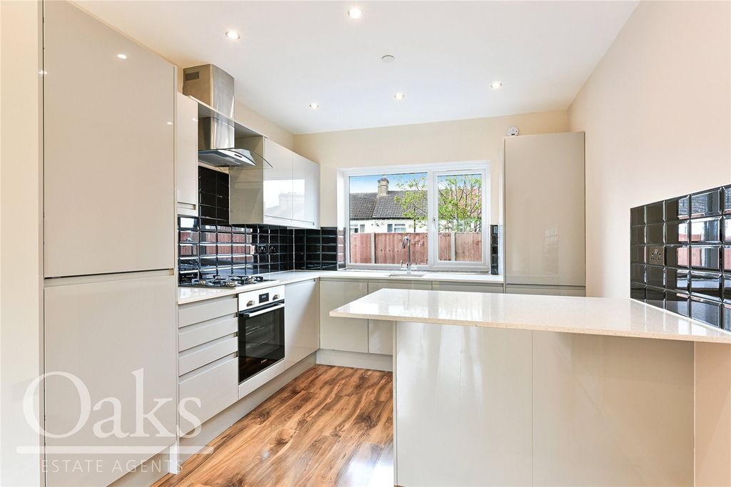 Property photo 2 of 12 Picture No. 04