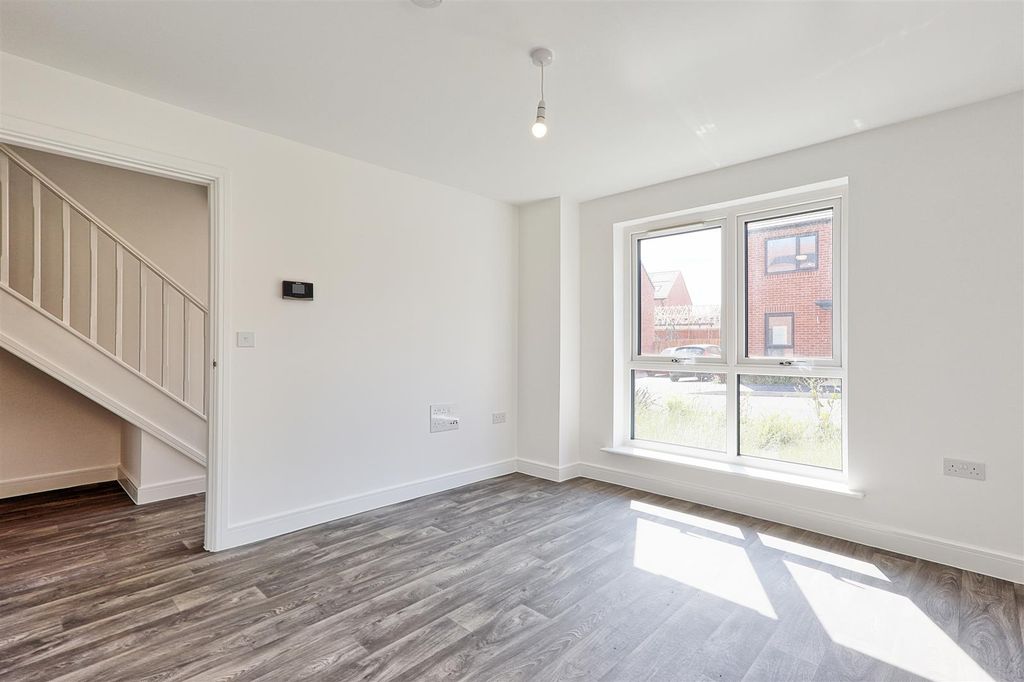 Property photo 3 of 16 Img_3073_4_5_Easyhdr-Interior3.Jpg