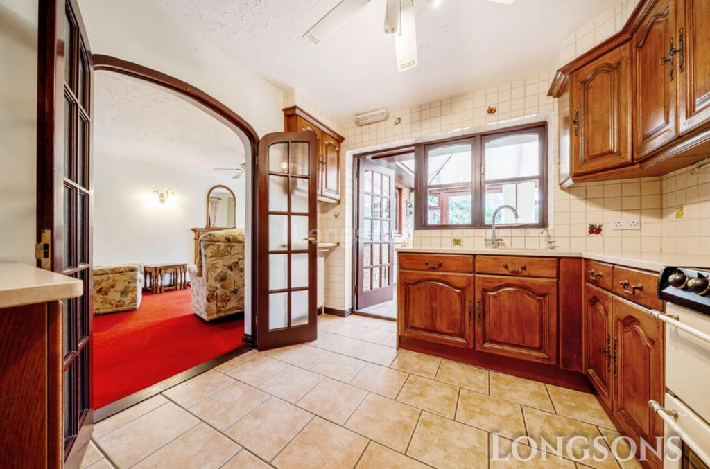 Property photo 2 of 22