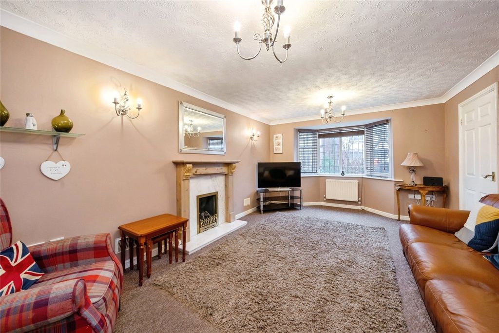 Property photo 2 of 20 Living Room