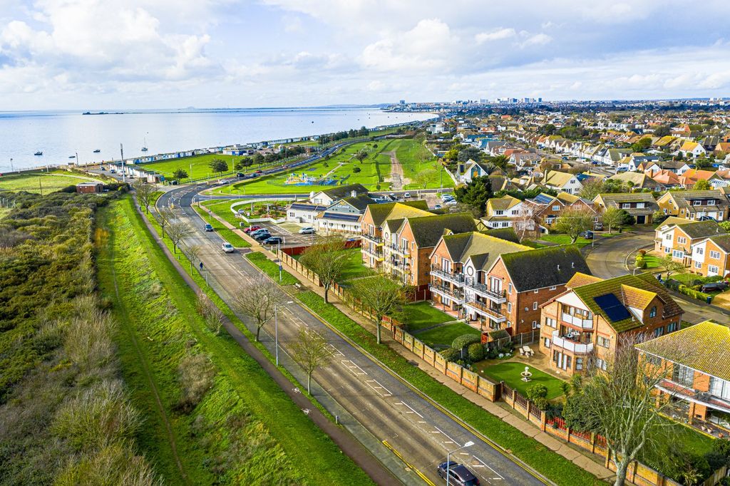 Property photo 3 of 31 Picture No. 25