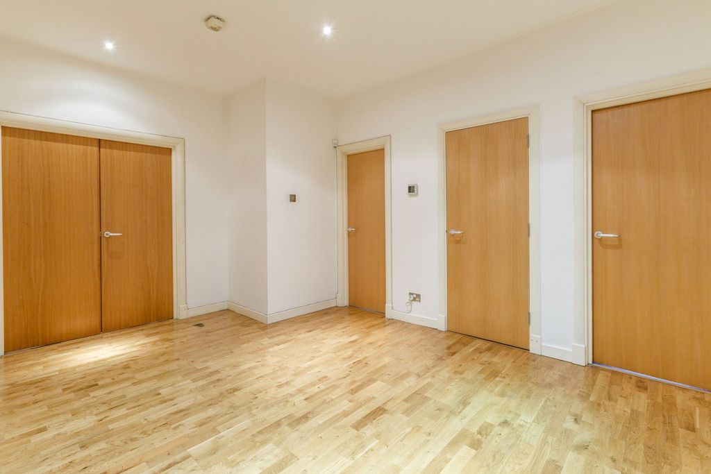 Property photo 3 of 13 Picture No. 10