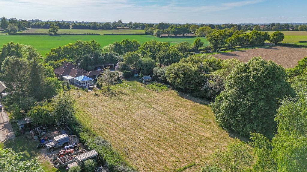 Property photo 2 of 48 4180471