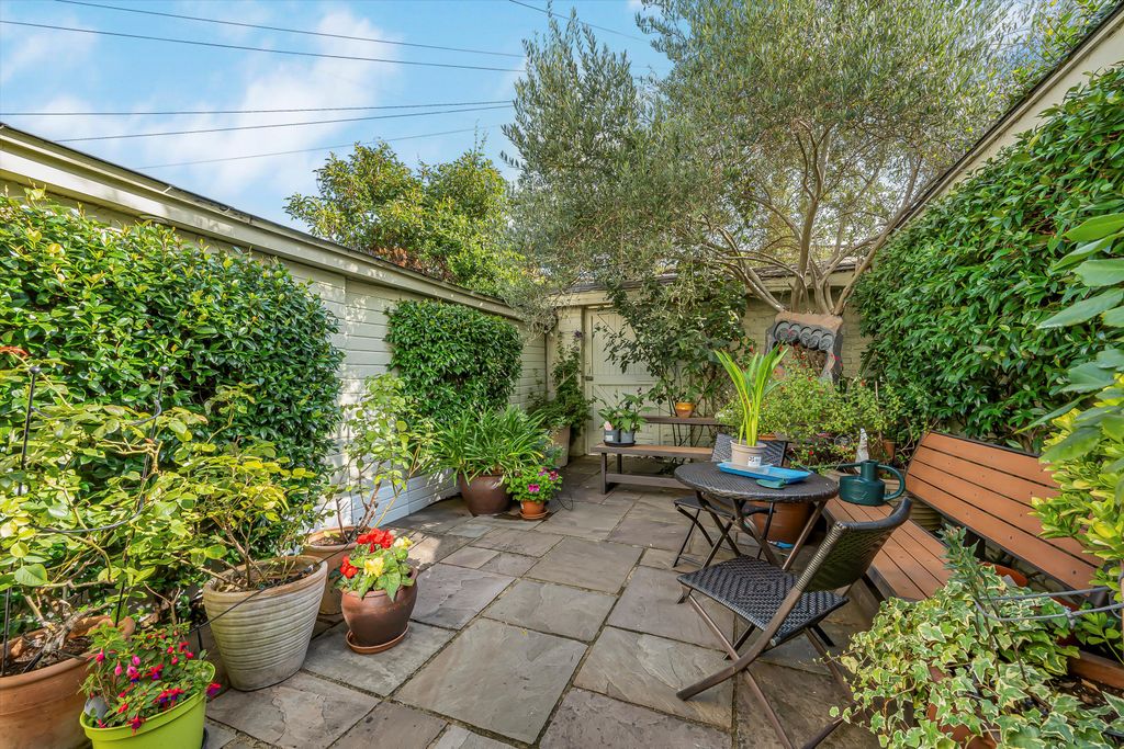 Property photo 2 of 9 Image
