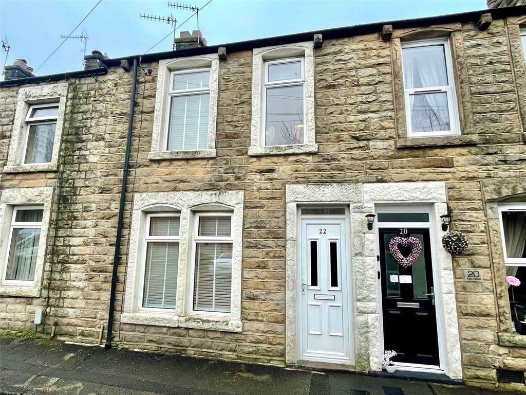 Property photo 3 of 20 External