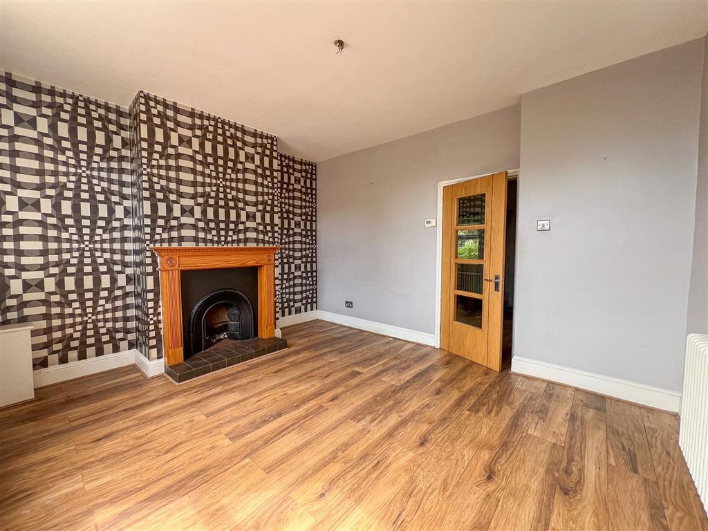 Property photo 2 of 12 Lounge