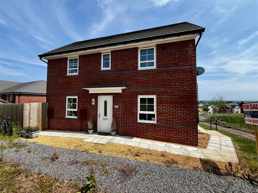 Property photo 1 of 12