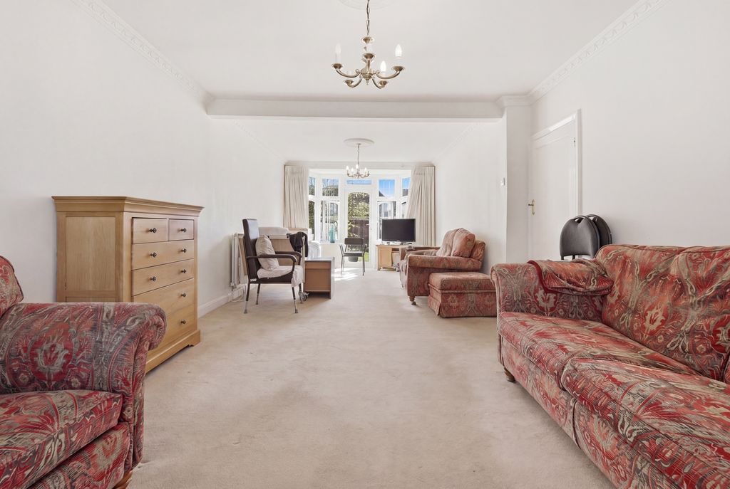 Property photo 2 of 15 5_006_Img_6521_Declutter_F512775c