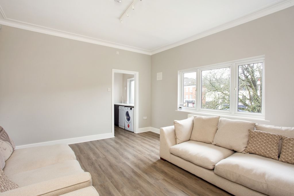 Property photo 2 of 7 Flat 3 270933 (6)