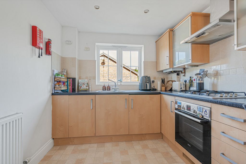 Property photo 3 of 13 Kitchen