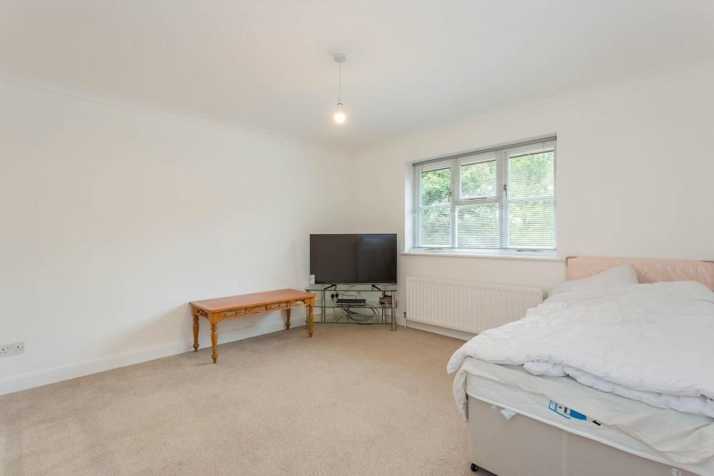 Property photo 3 of 6