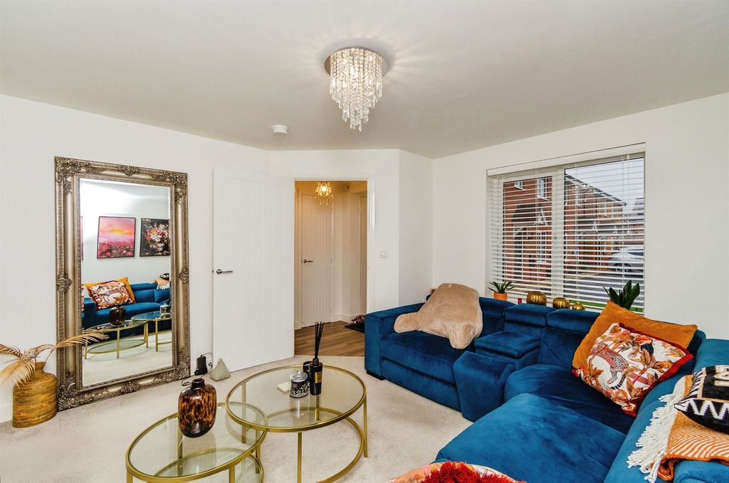 Property photo 3 of 17