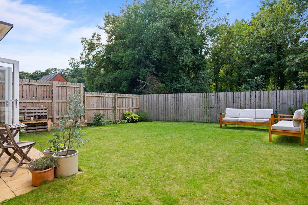 Property photo 2 of 37