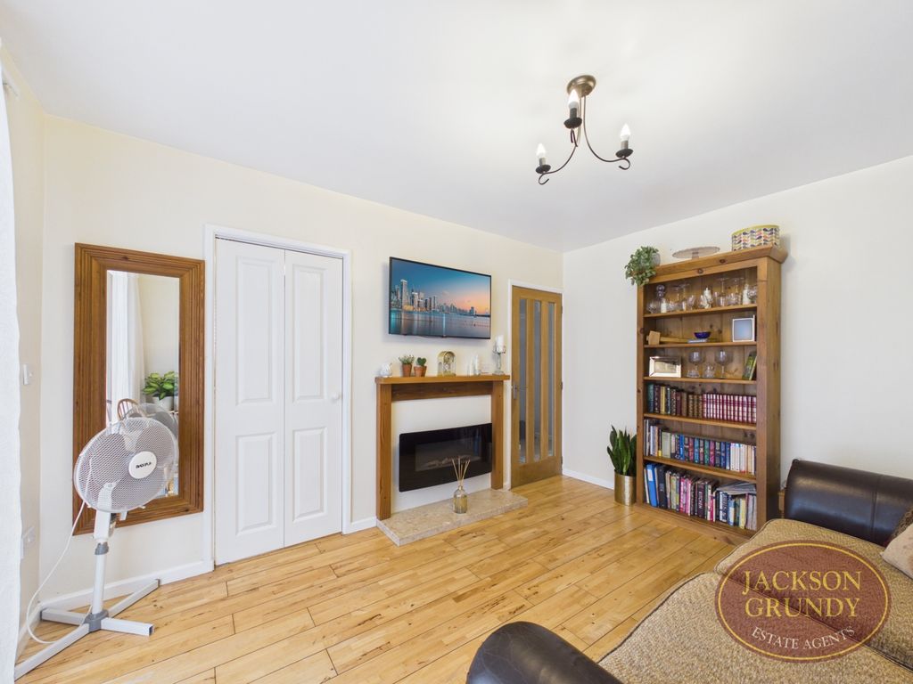 Property photo 3 of 15 Charnwood Avenue
