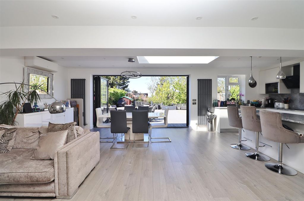 Property photo 2 of 36 Img_7009.Jpg