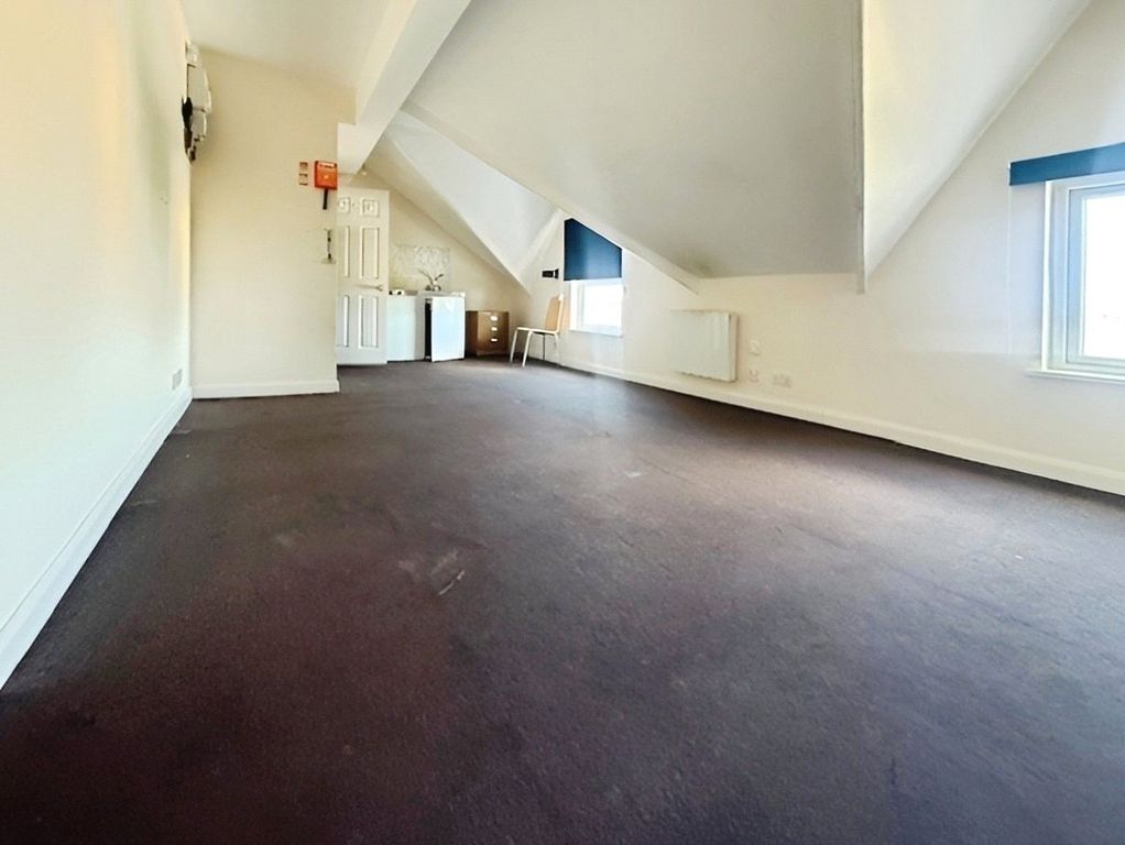 Property photo 2 of 6 Picture No. 13
