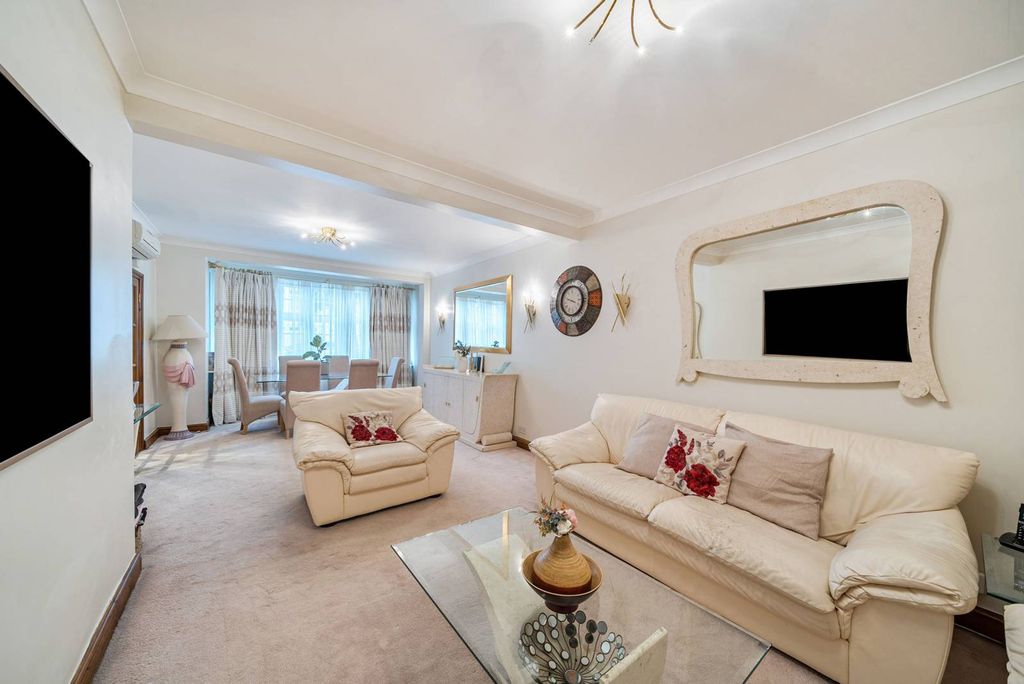 Property photo 2 of 25