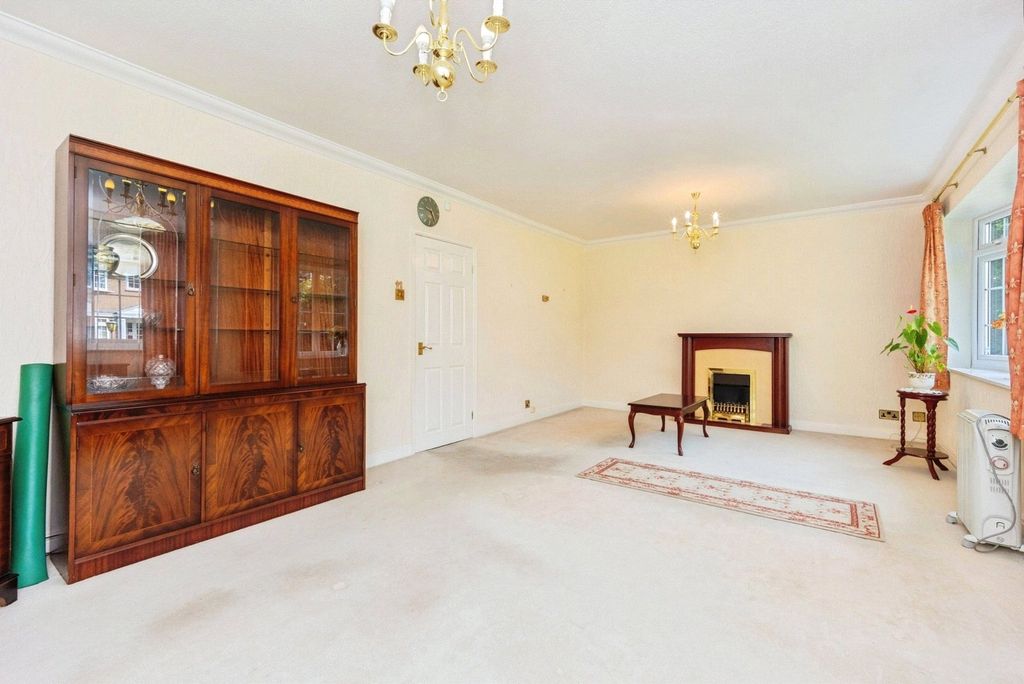 Property photo 3 of 17 Photo