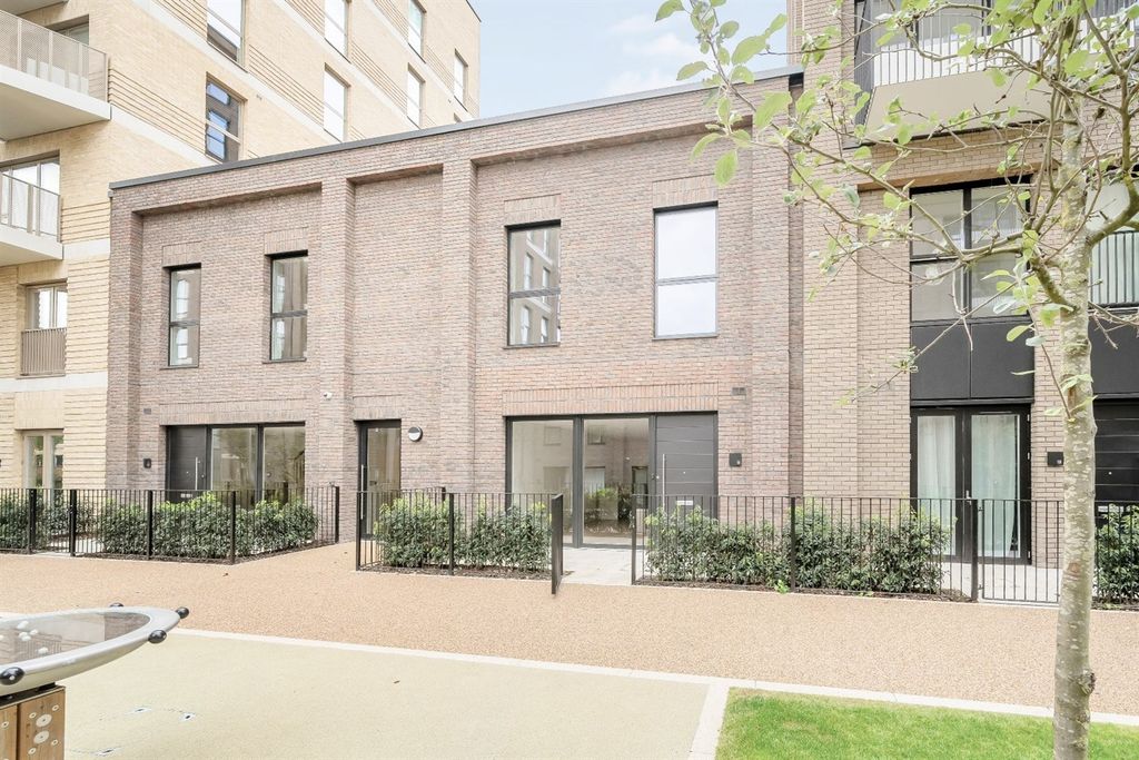 Property photo 1 of 9 (Main)