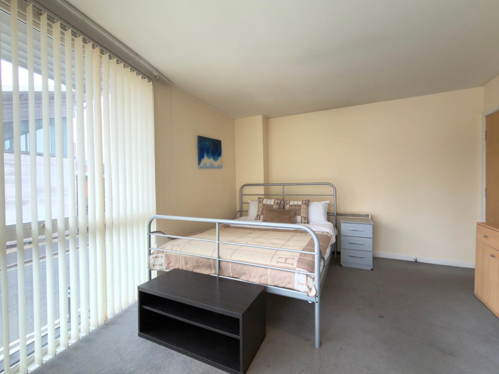 Property photo 2 of 8