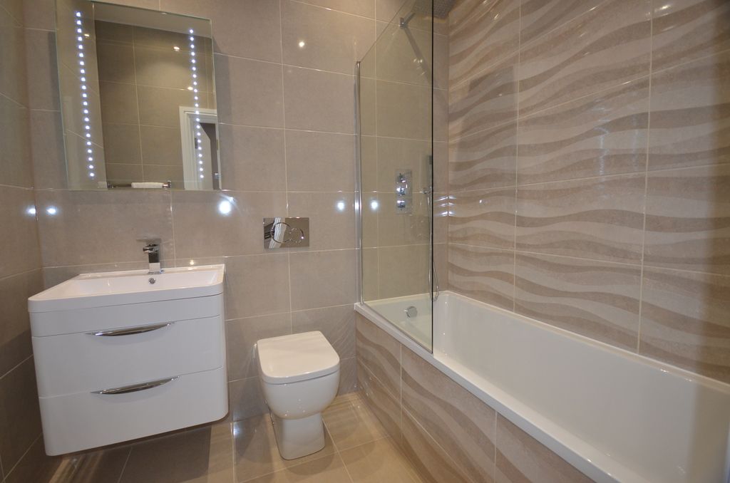 Property photo 2 of 6 Bathroom