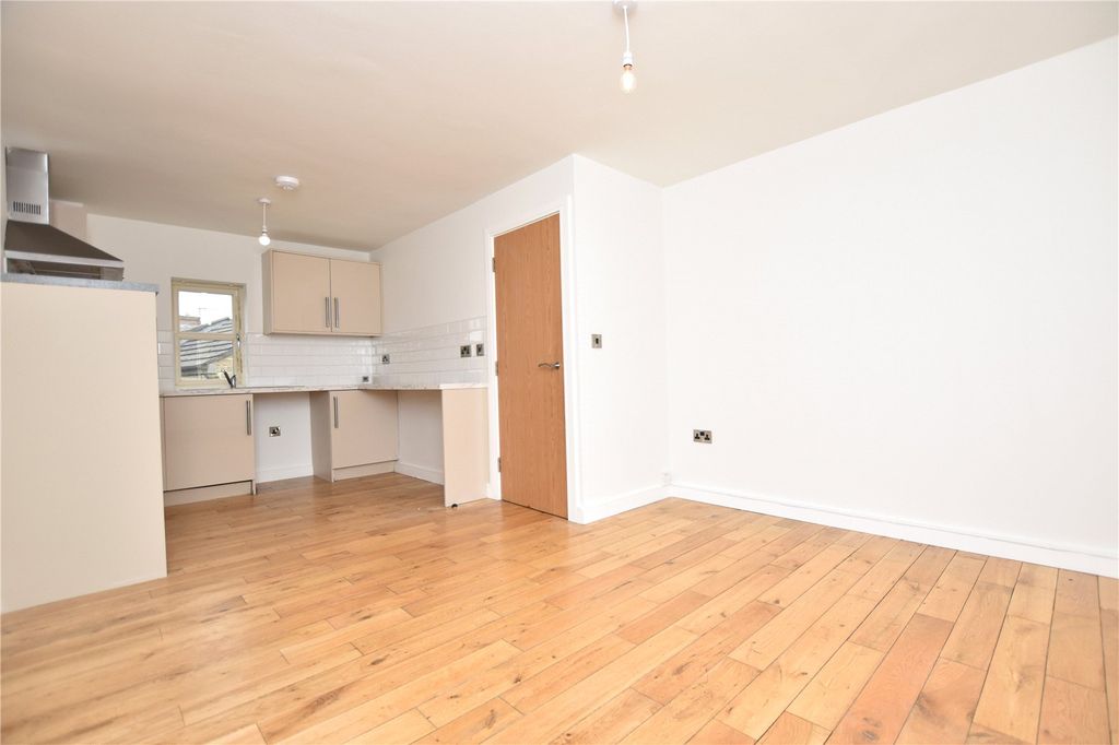 Property photo 3 of 11 Picture No. 08