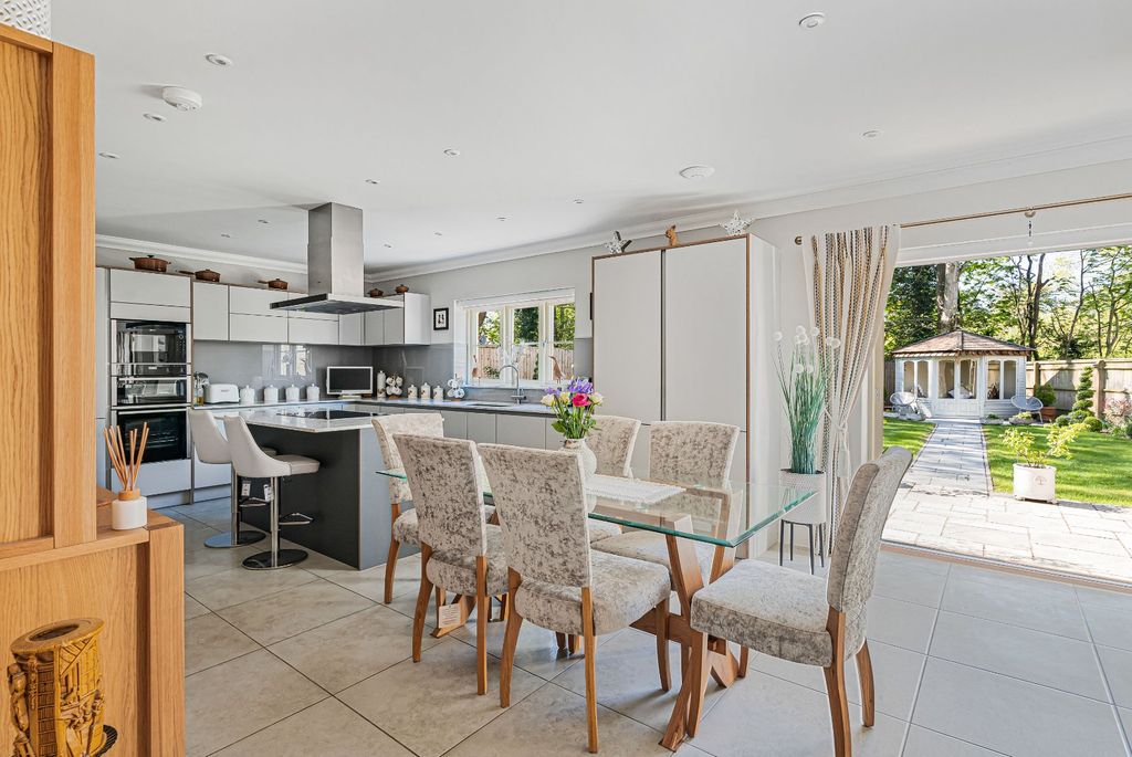 Property photo 2 of 26 Picture No. 18