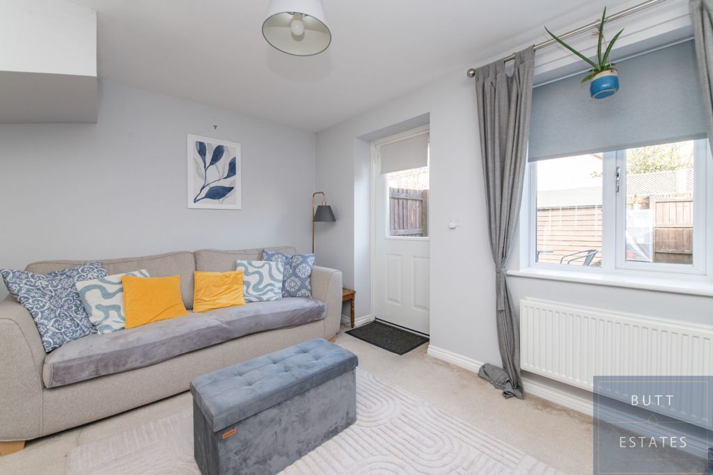 Property photo 3 of 8