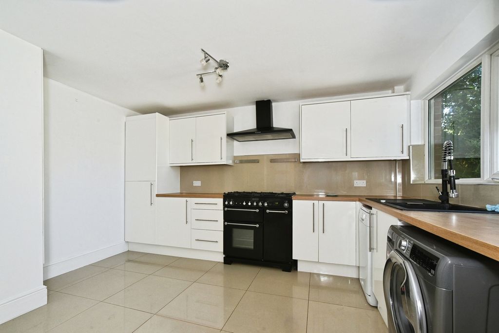 Property photo 2 of 20 Pbox-Img.Jpg