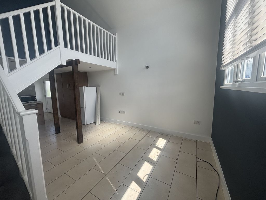 Property photo 2 of 6 Not Specified