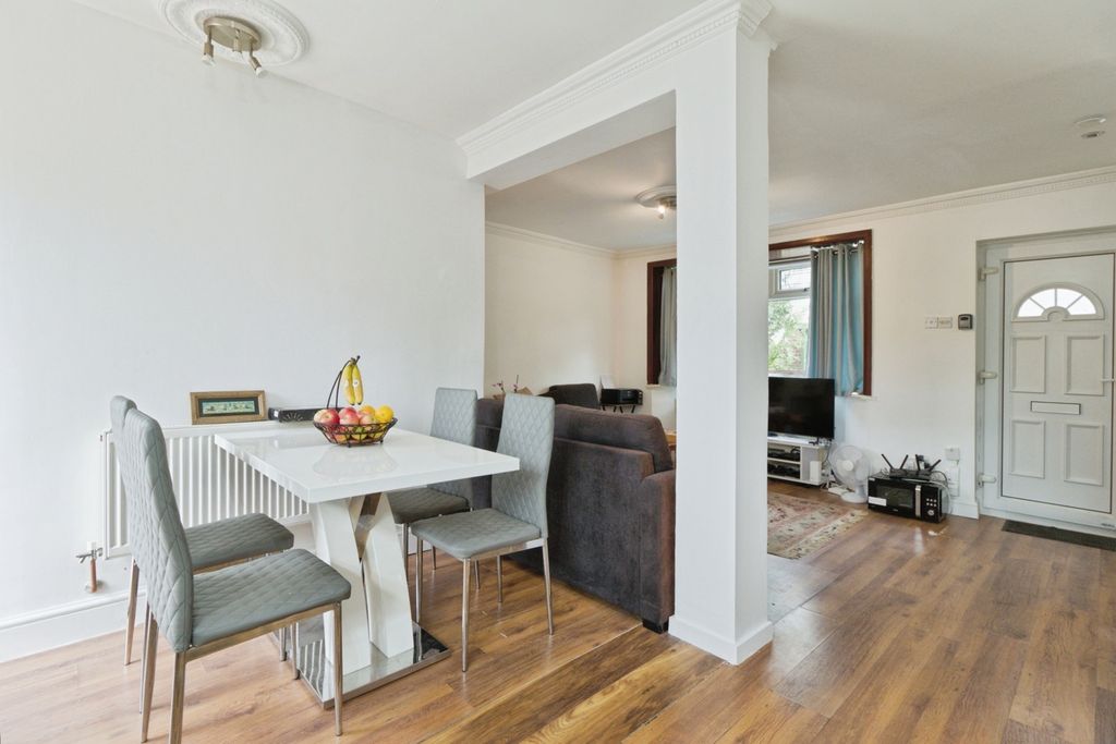 Property photo 2 of 32 Pbox-Img.Jpg