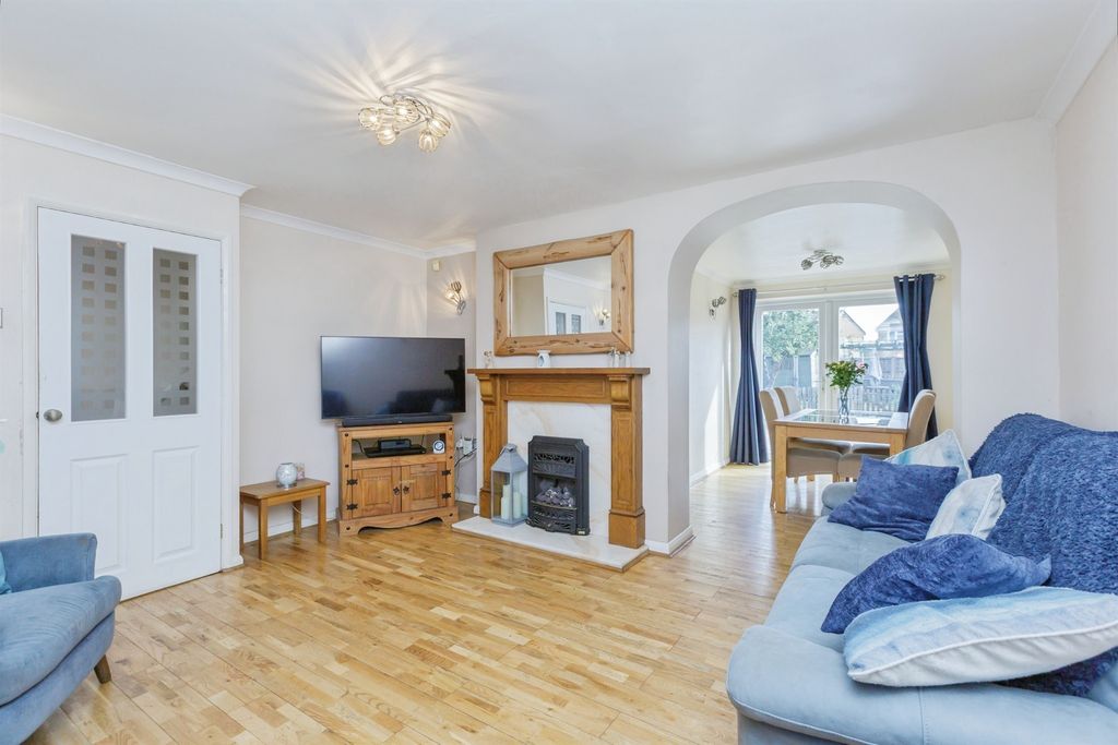 Property photo 2 of 19