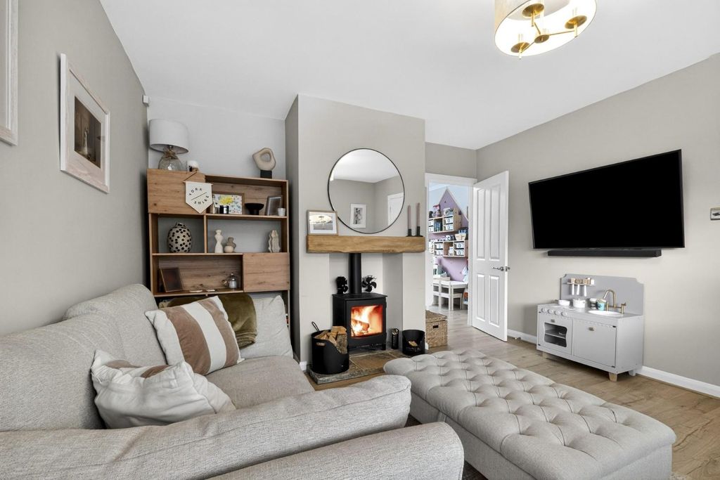 Property photo 2 of 19 Pnmb0116.Jpg