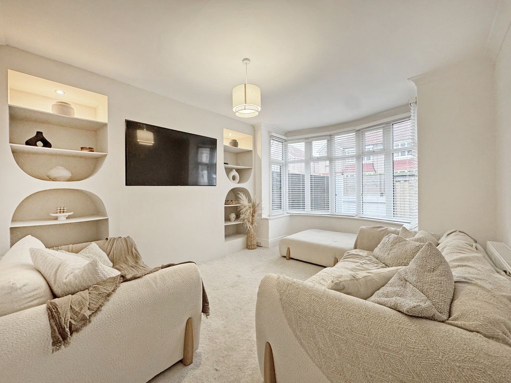 Property photo 2 of 37