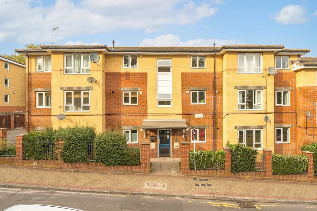 Property photo 1 of 8