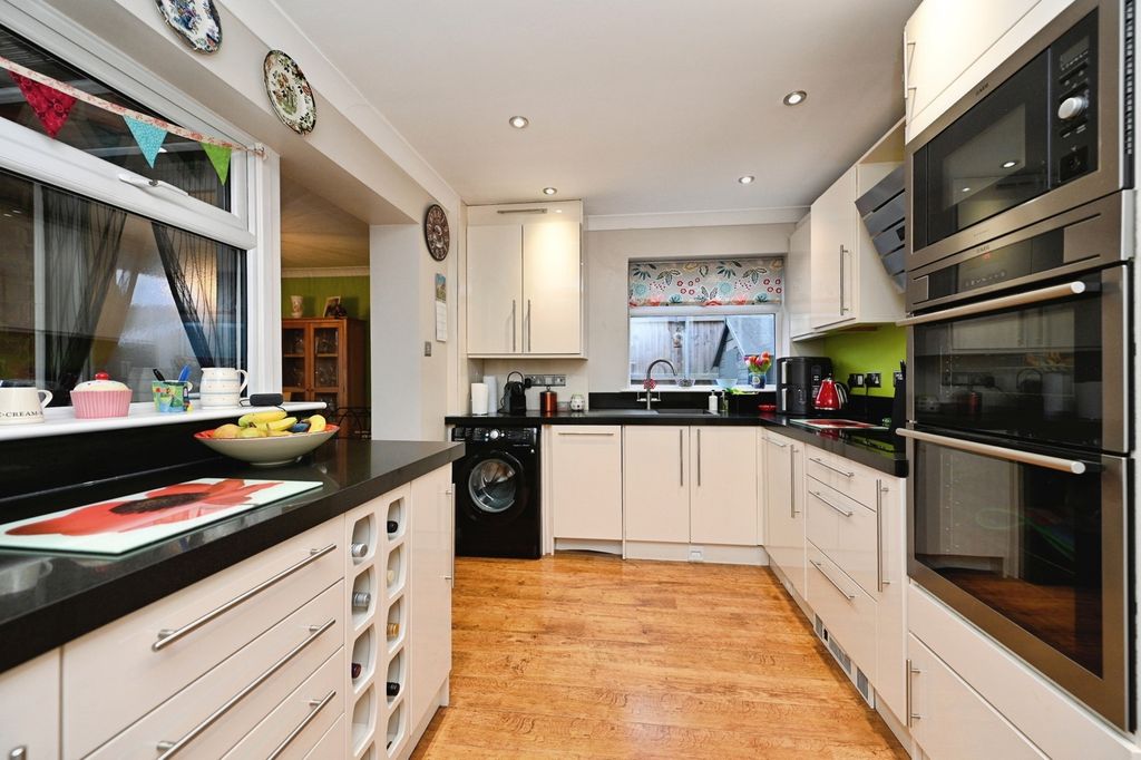 Property photo 2 of 25 Pbox-Img.Jpg