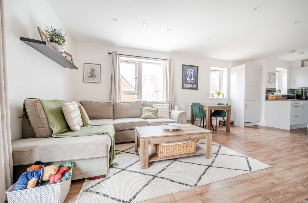 Property photo 3 of 8