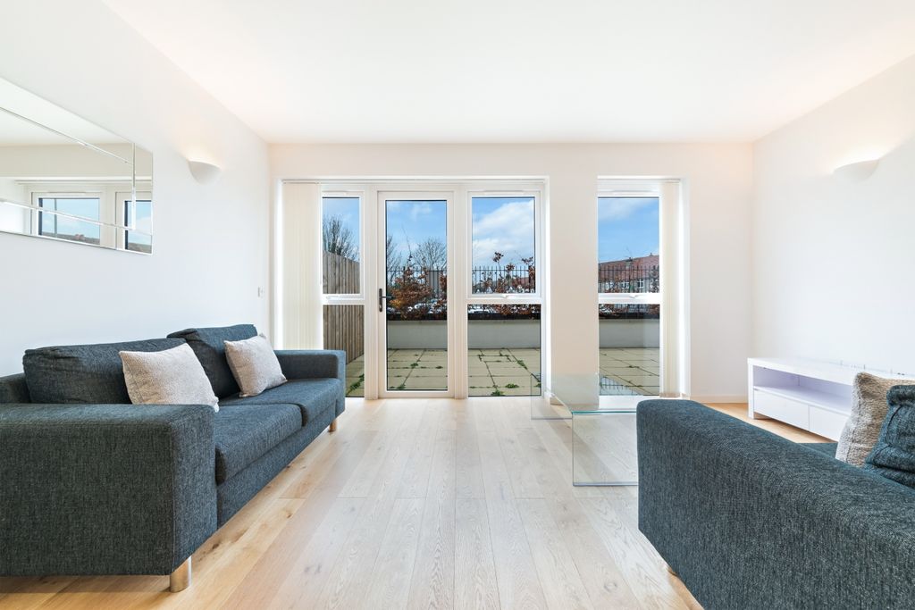 Property photo 1 of 8 Living Area