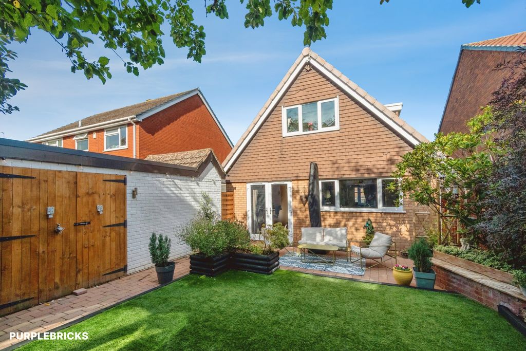 Property photo 1 of 21 Rear Garden