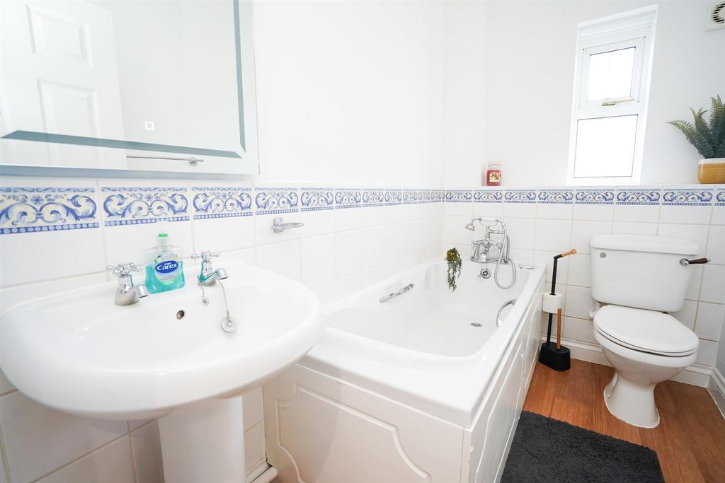 Additional image 10 of 3 bed flat for saleMarlen Court, Bideford EX39