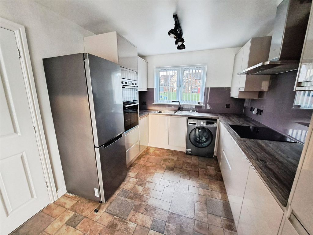 Property photo 2 of 12 Kitchen/Dining Room