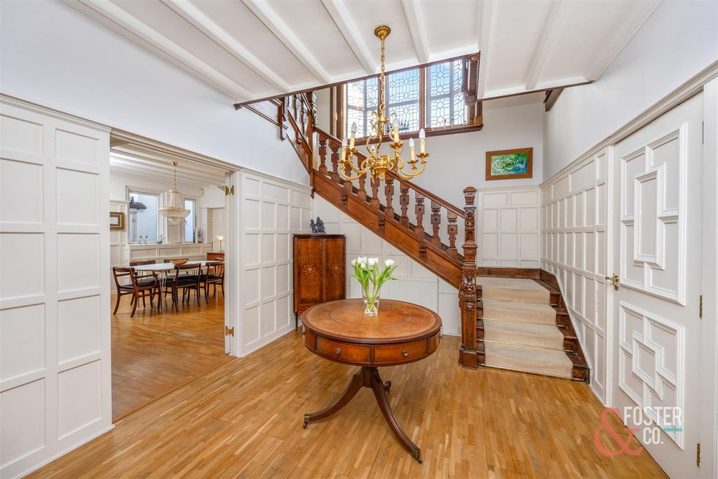 Property photo 2 of 42 Dyke Road Avenue, 34-020.Jpg