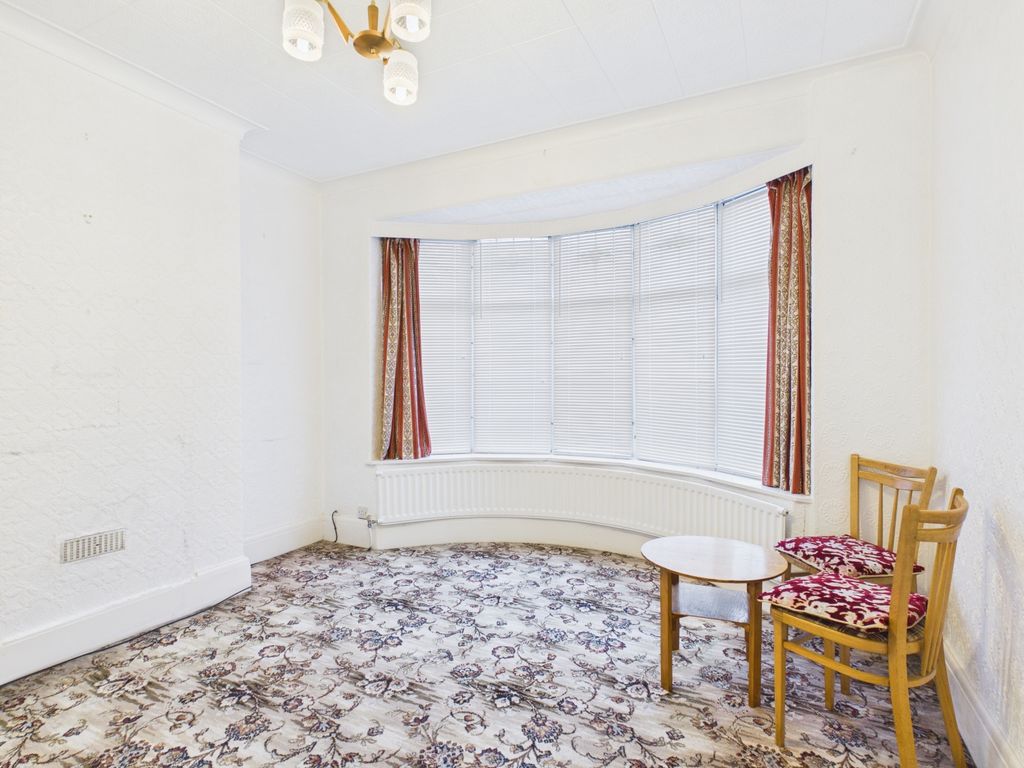 Property photo 2 of 27 Cam03729G0-Pr0243-Still001