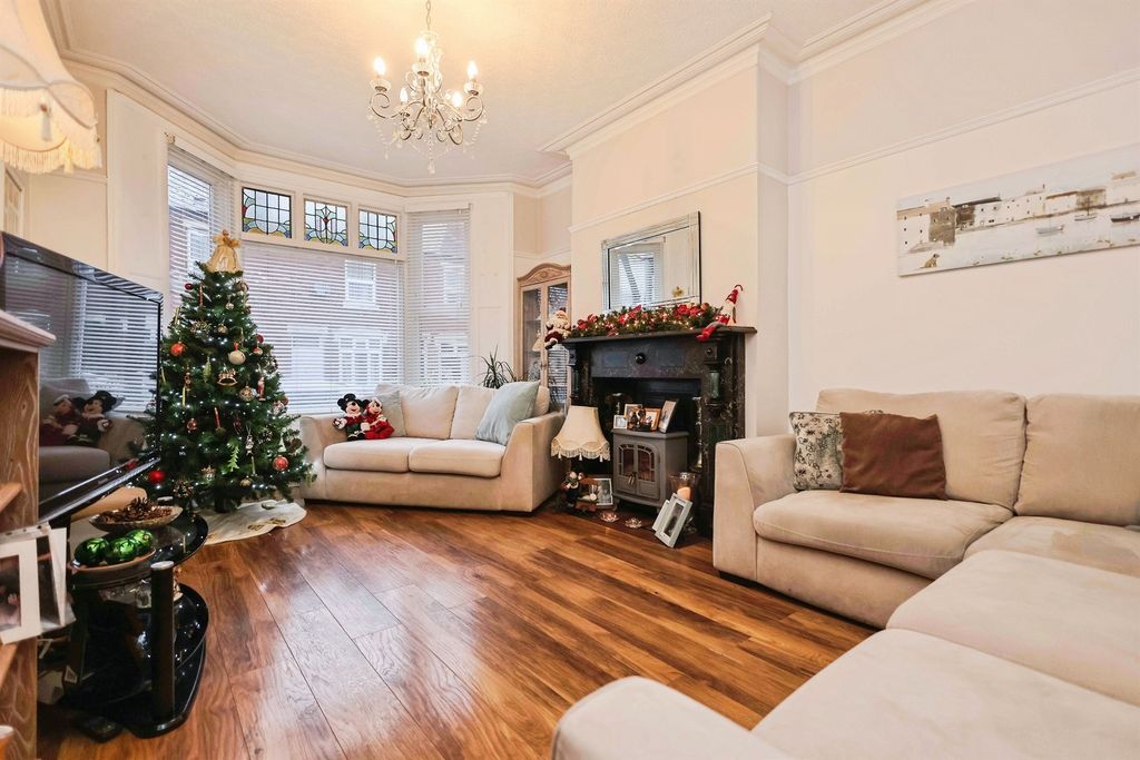 Property photo 2 of 19