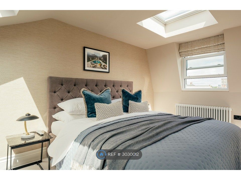 Property photo 2 of 35